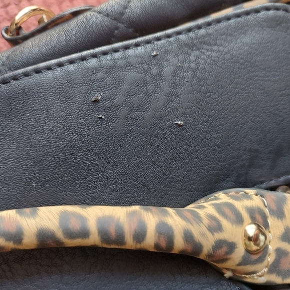 Joanel Quilted & Plain Black & Faux Leopard Trim Handbag (Large) - Picture 14 of 16